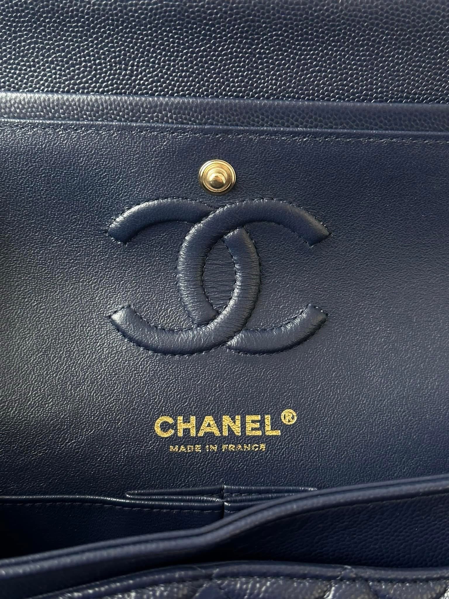 CHANEL Midnight Blue Medium Classicflap
