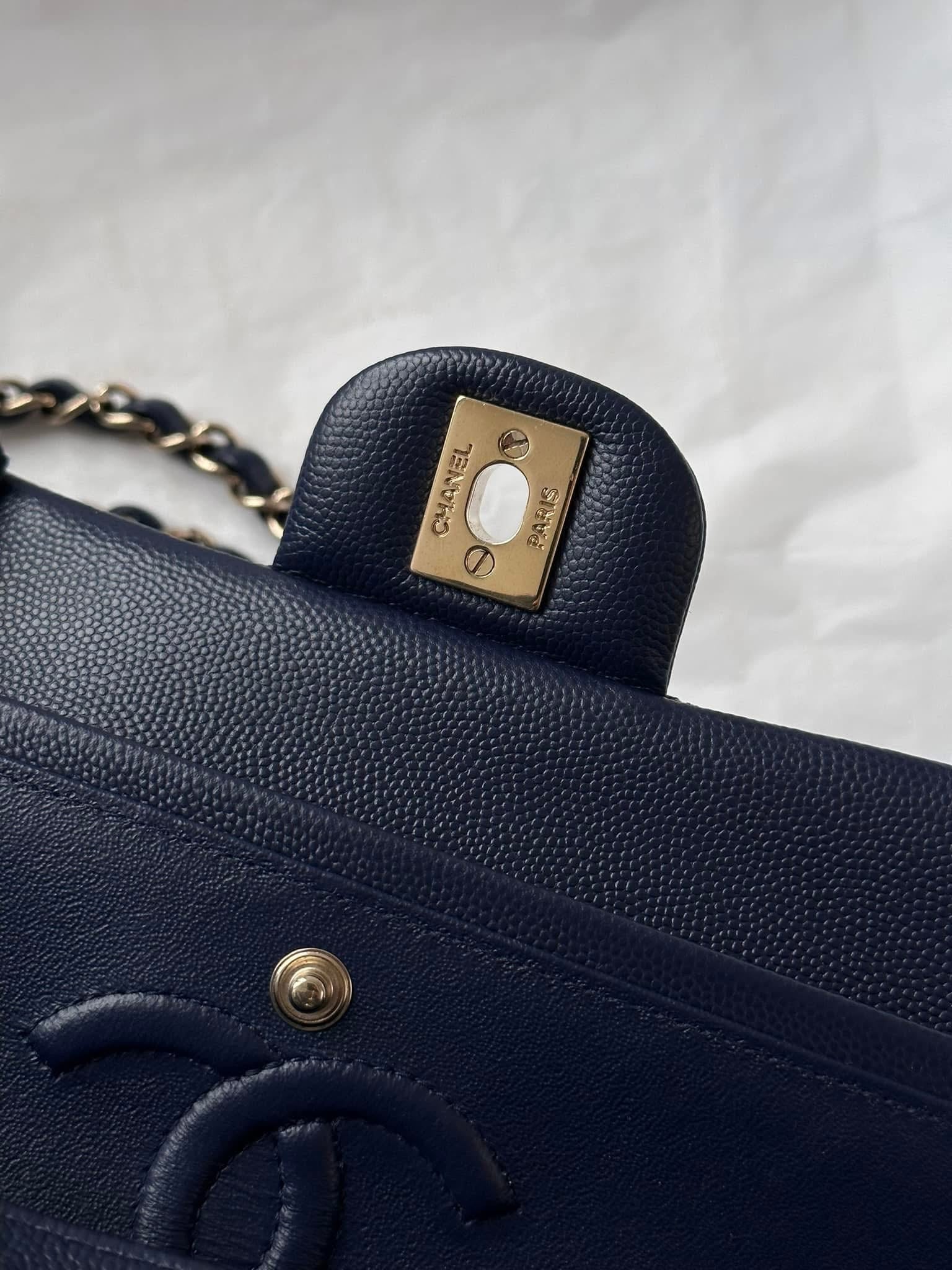 CHANEL Midnight Blue Medium Classicflap