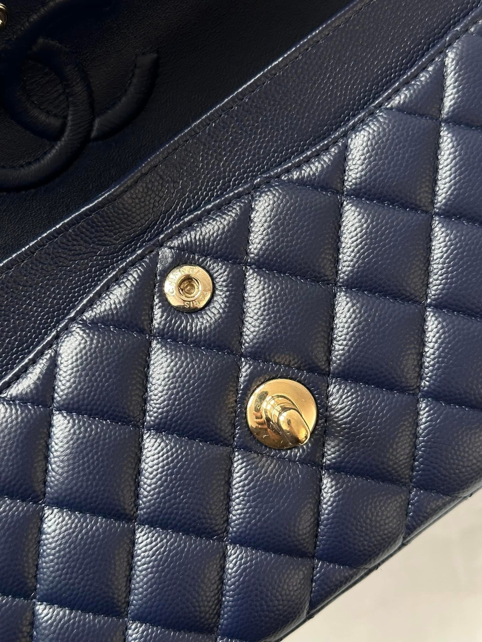 CHANEL Midnight Blue Medium Classicflap