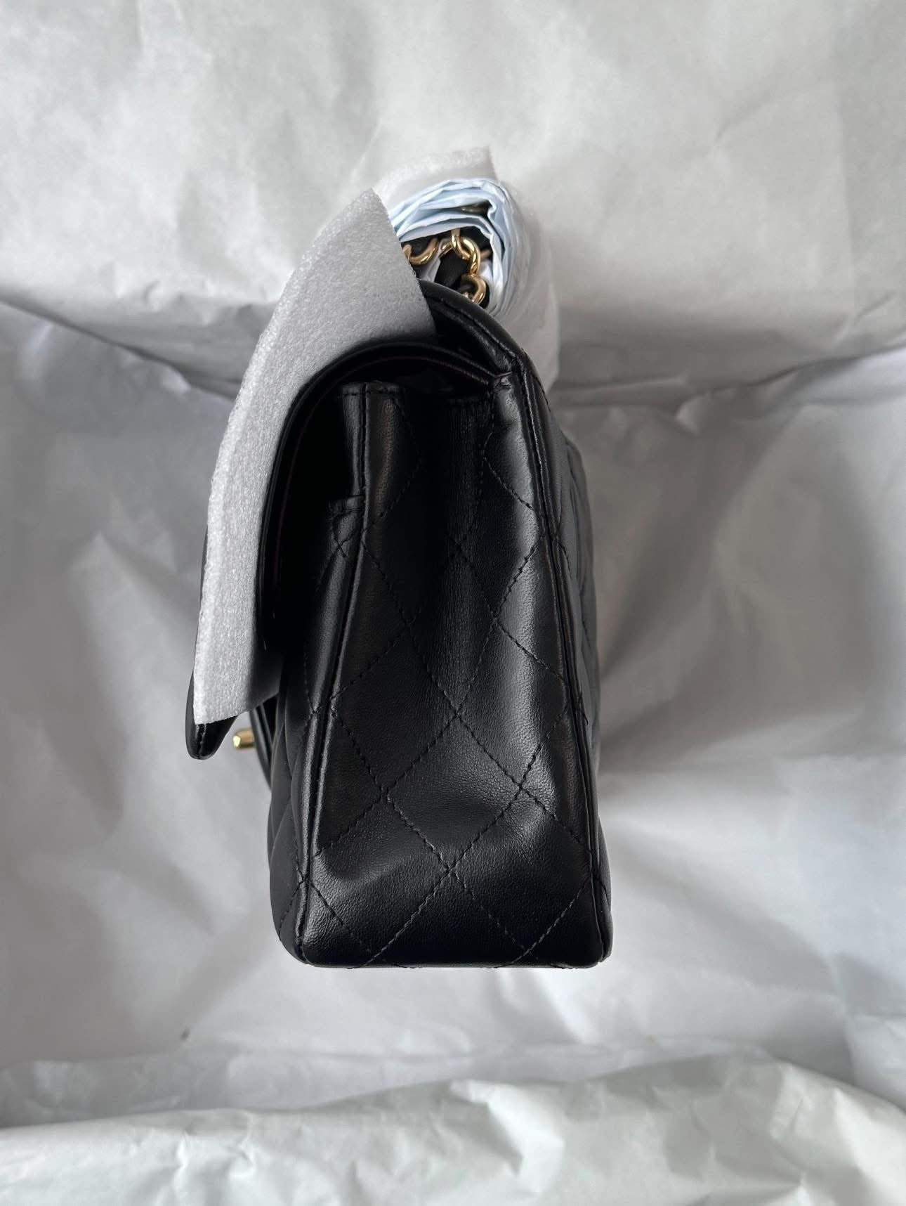 CHANEL Black Medium GHW