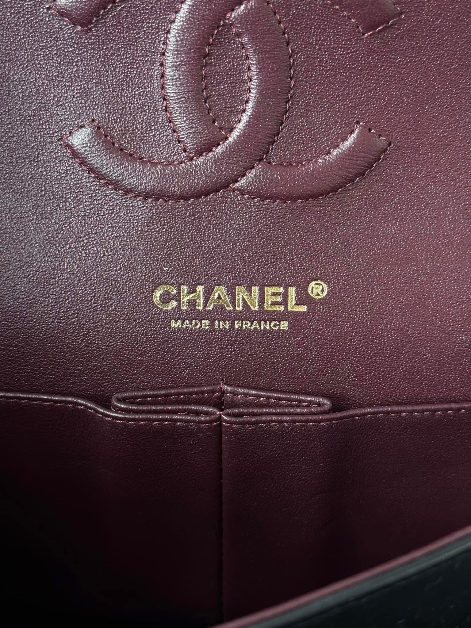 CHANEL Black Medium GHW
