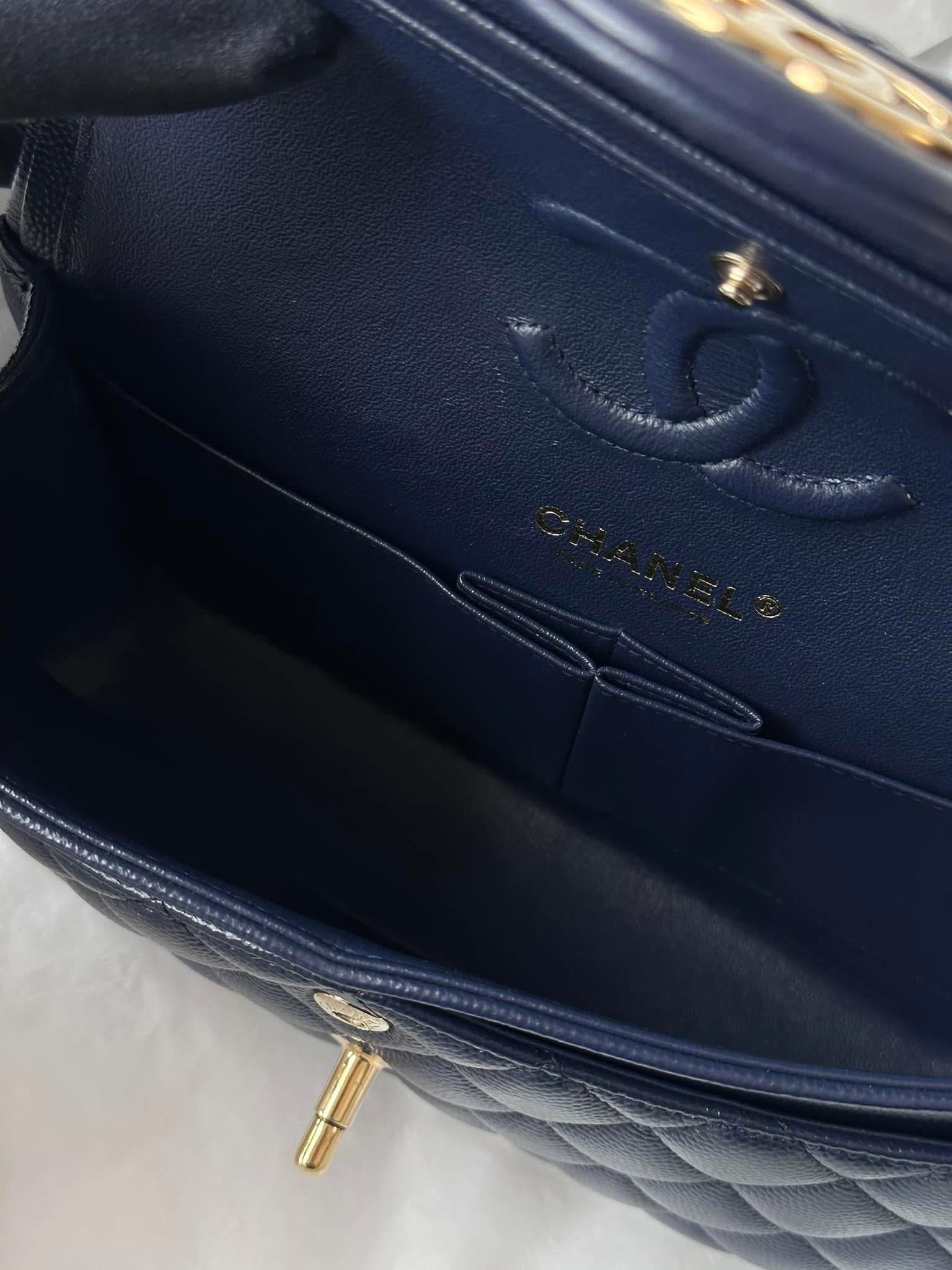 CHANEL Midnight Blue Medium Classicflap